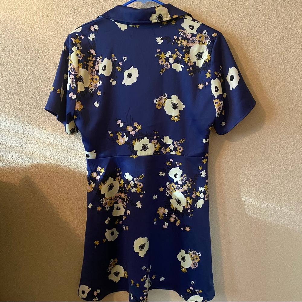 Urban Outfitters navy blue flower dress size M - Picture 4 of 5